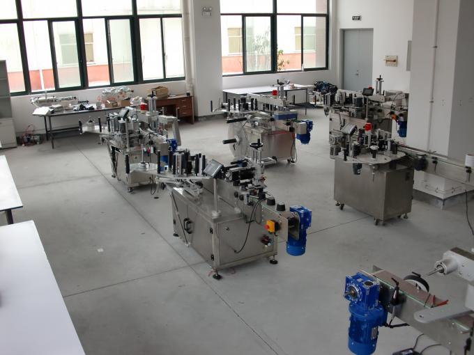 அதிவேக இரட்டை பக்க ஸ்டிக்கர் லேபிளிங் இயந்திரம் ஹைட்ராலிக் எண்ணெய்