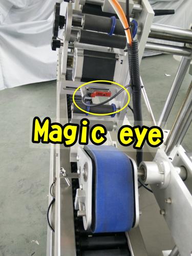 சிறிய வேக பாட்டில்களுக்கான அதிவேக டெல்டா சர்வோ லேபிளிங் மோட்டார் டிரைவர் குப்பியை லேபிளிங் இயந்திரம்