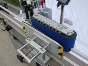 உலர்ந்த பசைக்கான தானியங்கி சுற்று பாட்டில் லேபிளிங் இயந்திரம், மர வழக்கு / ஏற்றுமதி பொதி லேபிளிங் இயந்திரம் CE க்கு