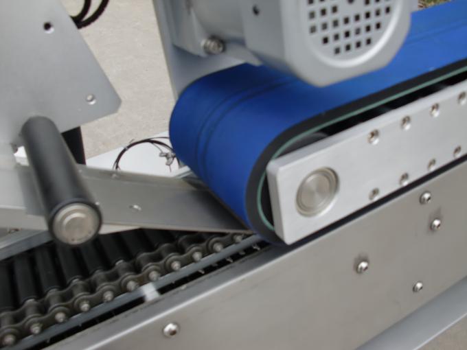 லிப் ஸ்டிக் அழகுசாதனப் பொருட்களுக்கான 12-25 மிமீ விட்டம் சுற்று பாட்டில் சுய பிசின் ஸ்டிக்கர் தானியங்கி லேபிளிங் இயந்திரம்