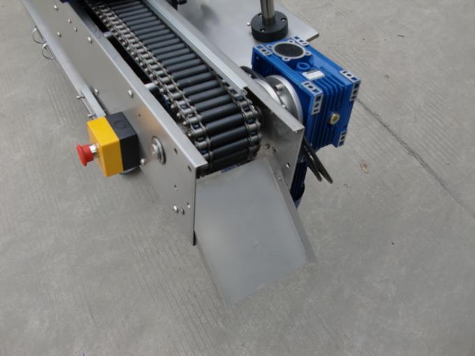 லிப் ஸ்டிக் அழகுசாதனப் பொருட்களுக்கான 12-25 மிமீ விட்டம் சுற்று பாட்டில் சுய பிசின் ஸ்டிக்கர் தானியங்கி லேபிளிங் இயந்திரம்