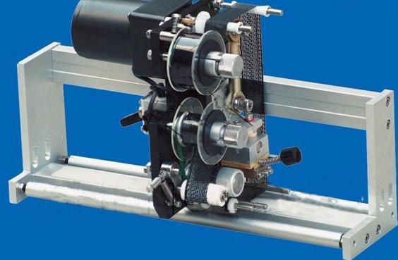 சுய பிசின் ஸ்டிக்கர் லேபிளிங் இயந்திரம் கப்ஸ் லேபிளிங் இயந்திரம் நன்கு அறியப்பட்ட பிரதான மாற்றி