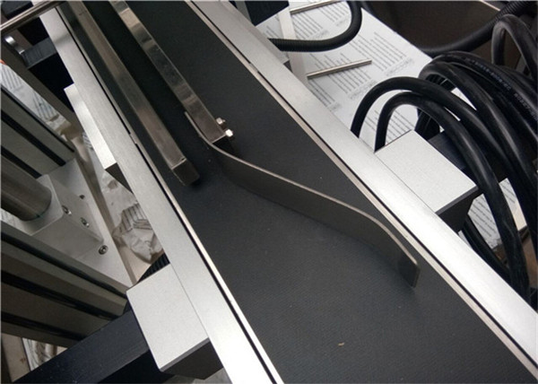 பாட்டில் / ஜாடி / கொள்கலனுக்கான தானியங்கி சிறந்த லேபிளிங் இயந்திரம்