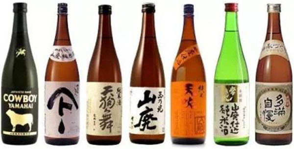 தானியங்கி சுய பிசின் லேபிளிங் இயந்திர ஸ்டிக்கர் மூன்று லேபிள்கள் 250 பிஎஸ் / நிமிடம் உற்பத்தி வேகம்