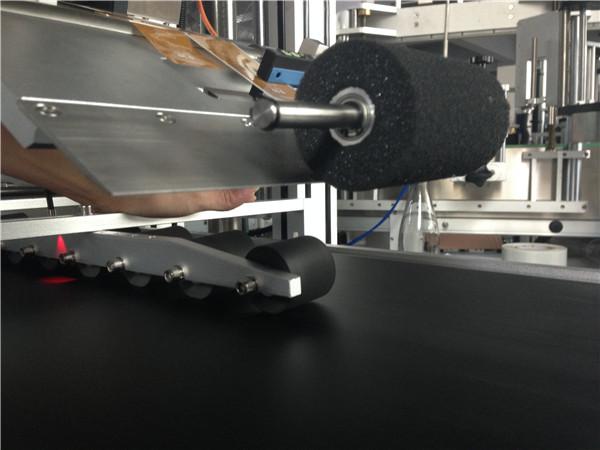 ஹேங் டேக் / கார்டு / பேக் 200 கே.ஜி.க்கு சுய பிசின் லேபிளிங் இயந்திரத்தை பேஜிங் செய்தல்