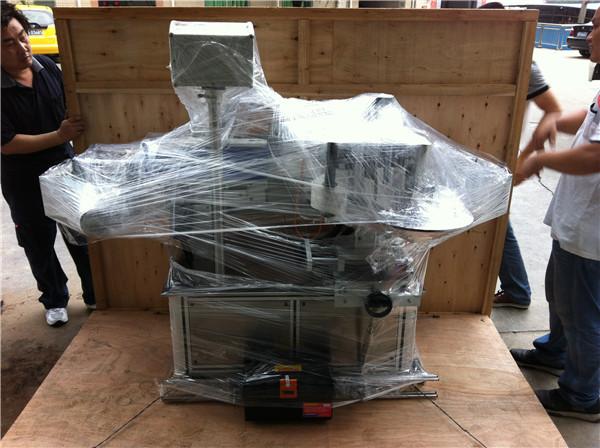 சதுர / சுற்று / தட்டையான நீர் பாட்டில்களுக்கு 45 மீ / குறைந்தபட்ச வேக ஸ்டிக்கர் லேபிள் விண்ணப்பதாரர்