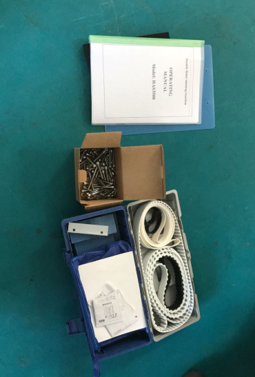 சதுரம் / சுற்று / தட்டையான பாட்டில் உயர் வேக இரட்டை பக்க ஸ்டிக்கர் லேபிளிங் இயந்திரம்