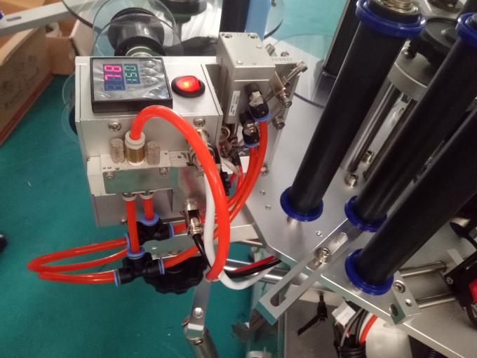 குறியீட்டு இயந்திரத்துடன் தனிப்பயனாக்கப்பட்ட மூன்று அல்லது இரட்டை பக்க ஸ்டிக்கர் லேபிளிங் இயந்திரம்