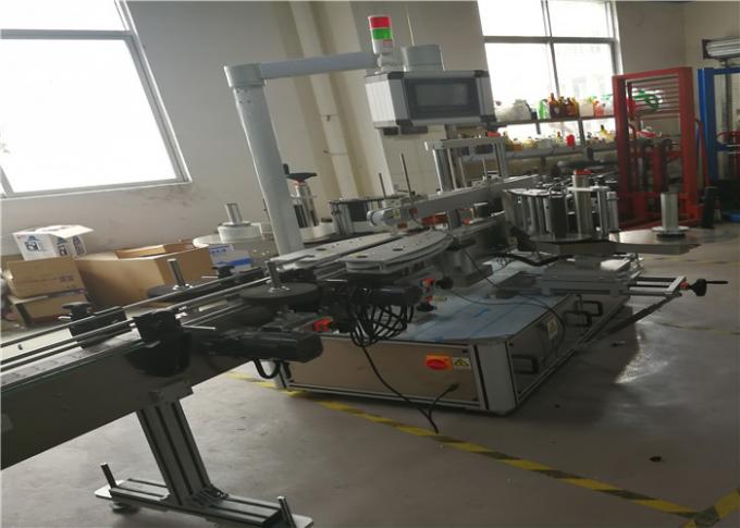 வேதியியல், நீர் பிளாஸ்டிக் பாட்டில் குச்சி 3 லேபிள்களுக்கான சுய பிசின் ஸ்டிக்கர் லேபிளிங் இயந்திரம்