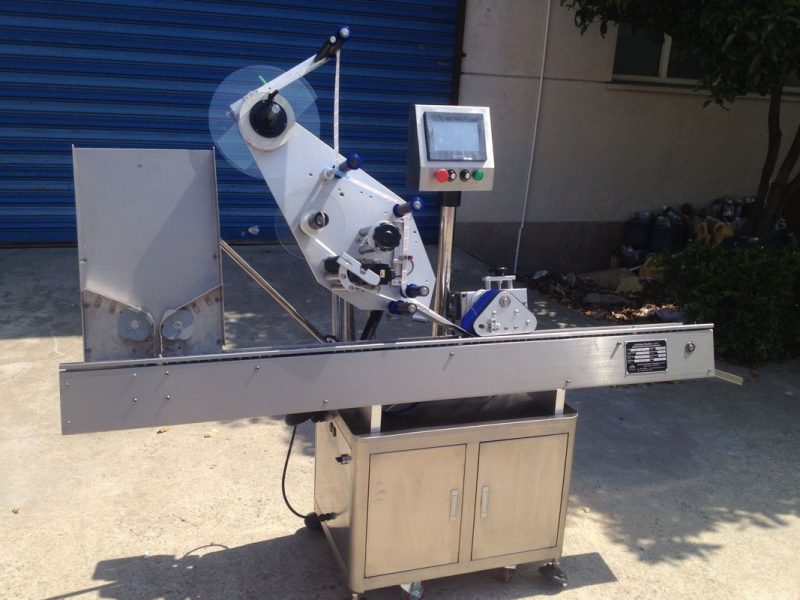 சிறிய பென்சிலின் பாட்டில் லேபிள் ஸ்டிக்கர் சப்ளையருக்கான சீனா தனிப்பயனாக்கப்பட்ட தானியங்கி குப்பியை லேபிளிங் இயந்திரம்