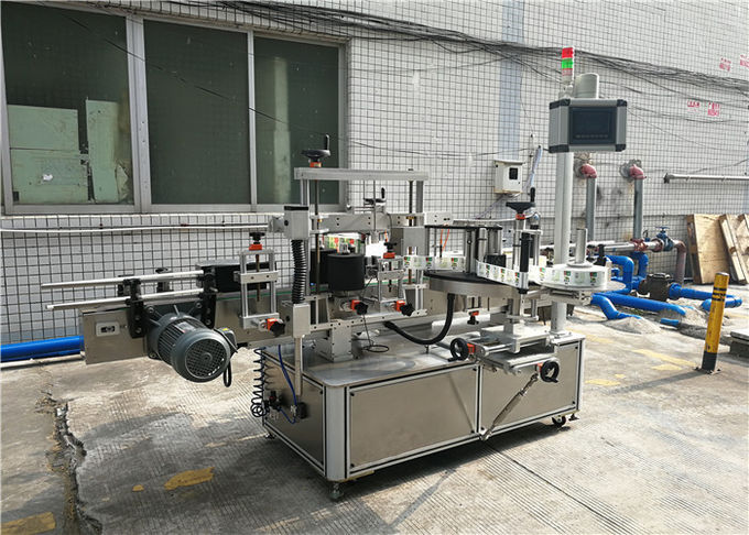 தட்டையான பாட்டில் சுய பிசின் லேபிளிங் இயந்திரம், பாட்டில்களுக்கான லேபிள் அப்ளிகேட்டர் இயந்திரம்