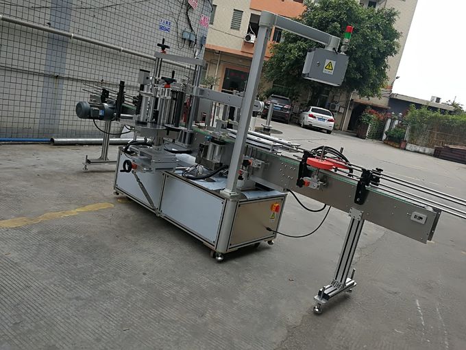 அதிவேக 200 பிஎஸ் / நிமிடத்துடன் சுய பிசின் ஸ்டிக்கர் லேபிளிங் இயந்திரம்